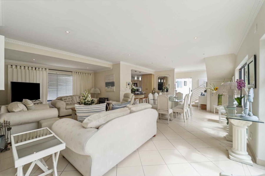 4 Bedroom Property for Sale in Sunset Links Western Cape